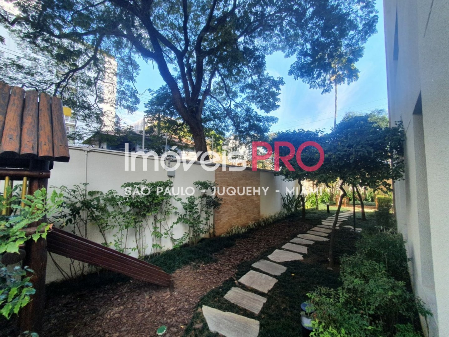 Foto :: IP38819