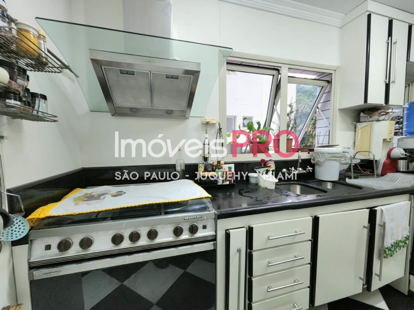 Foto :: https://assets.imoveispro.com.br/thumb/IP38820/apartamento-venda-vila-morumbi_IP38820_11_1920x1080.jpg?