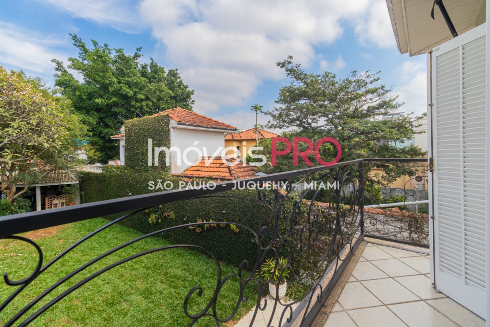 Foto :: https://assets.imoveispro.com.br/thumb/IP38830/sobrado-venda-brooklin-paulista_IP38830_29_1920x1080.jpg?