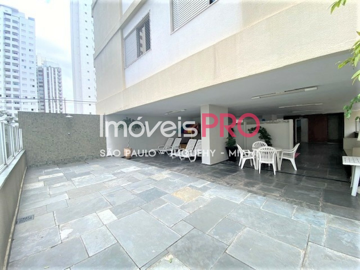 Foto :: https://assets.imoveispro.com.br/thumb/IP38832/apartamento-venda-moema-passaros_IP38832_29_1920x1080.jpg?