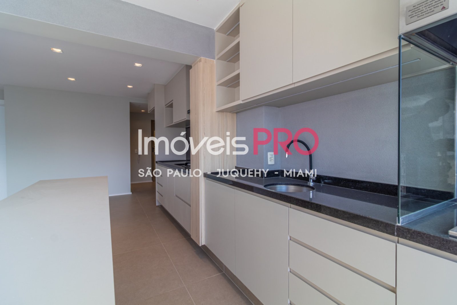 Foto :: https://assets.imoveispro.com.br/thumb/IP38840/apartamento-venda-moema_IP38840_11_1920x1080.jpg?