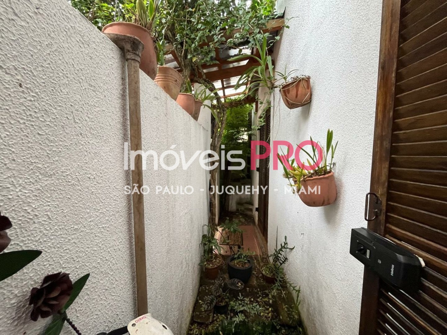 Foto :: https://assets.imoveispro.com.br/thumb/IP38843/casa-de-vila-venda-vila-mariana_IP38843_23_1920x1080.jpg?