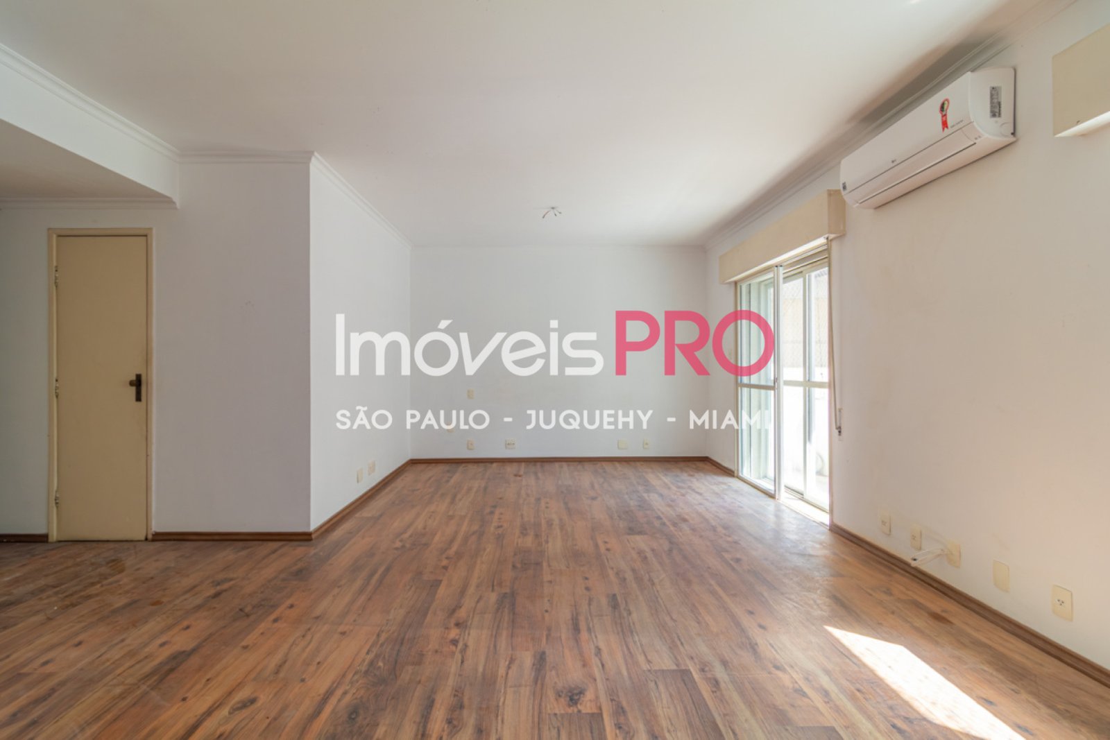 Foto :: IP38844