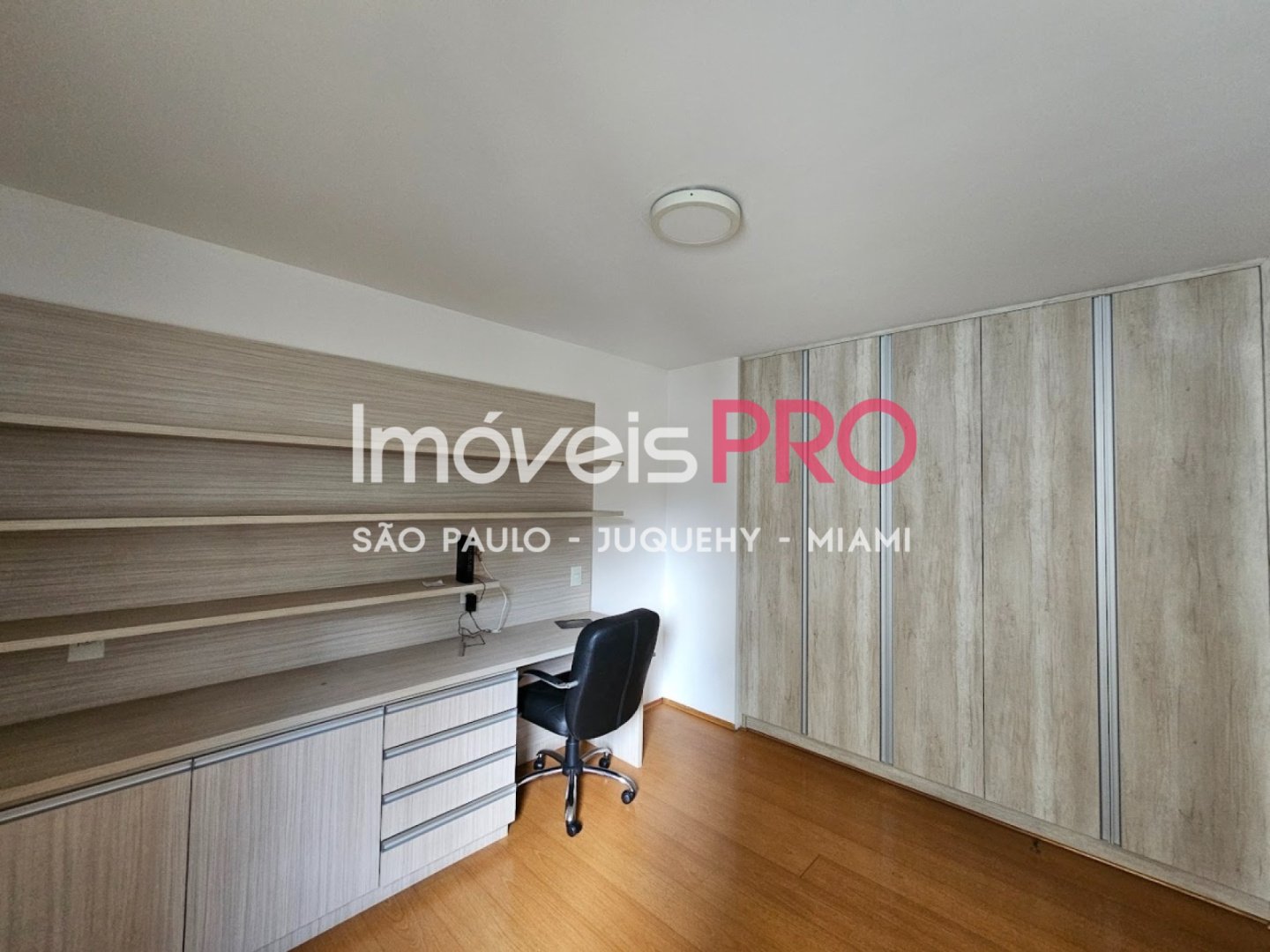 Foto :: IP38869