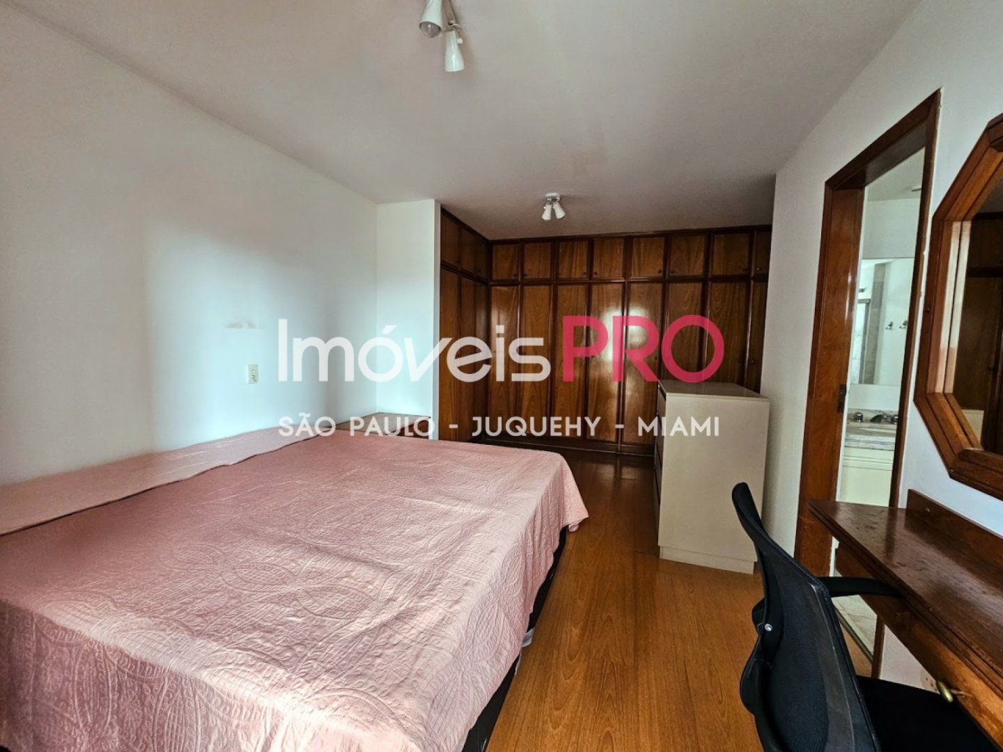 Foto :: IP38869