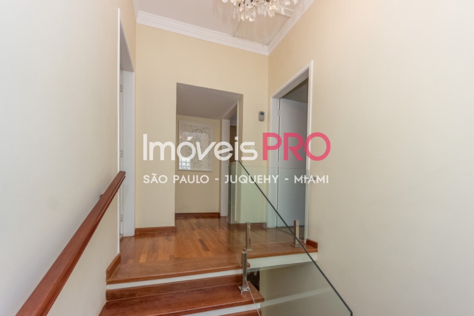 Foto :: https://assets.imoveispro.com.br/thumb/IP38872/casa-venda-vila-mariana_IP38872_29_1920x1080.jpg?