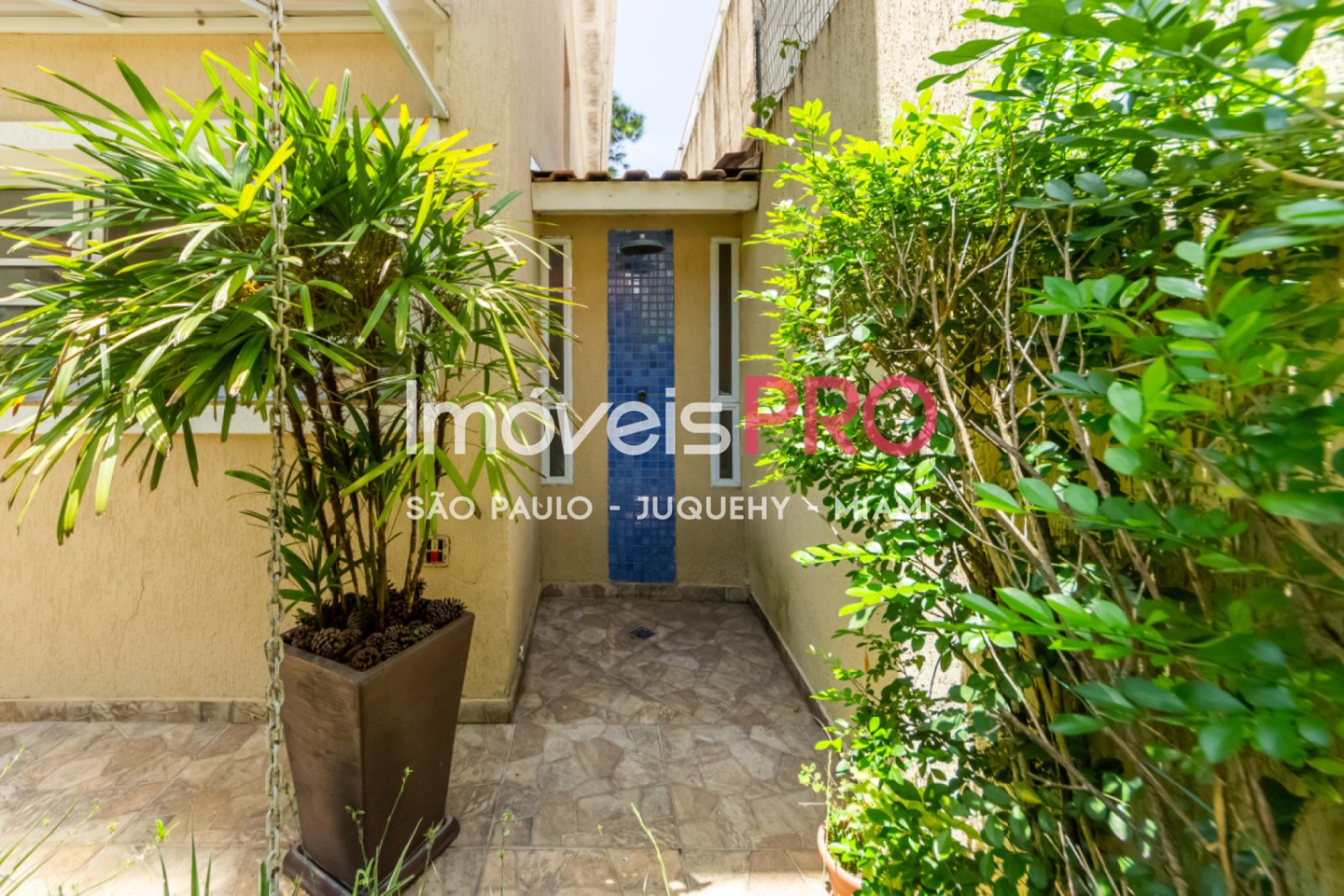 Foto :: https://assets.imoveispro.com.br/thumb/IP38872/casa-venda-vila-mariana_IP38872_35_1920x1080.jpg?