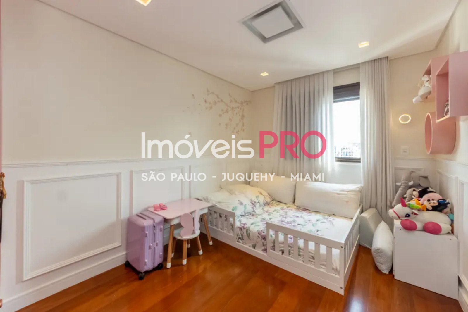 Foto :: IP38878