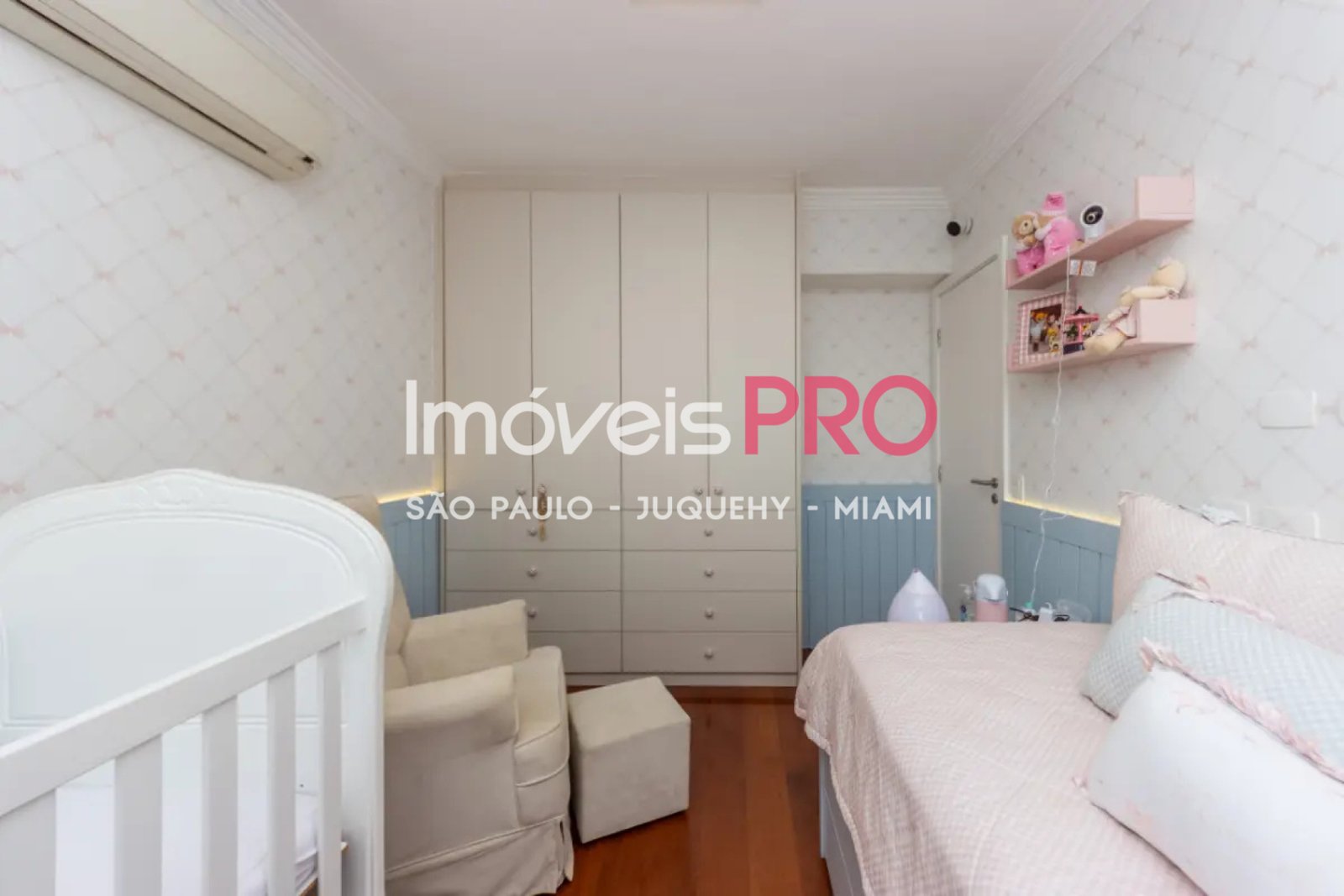 Foto :: IP38878
