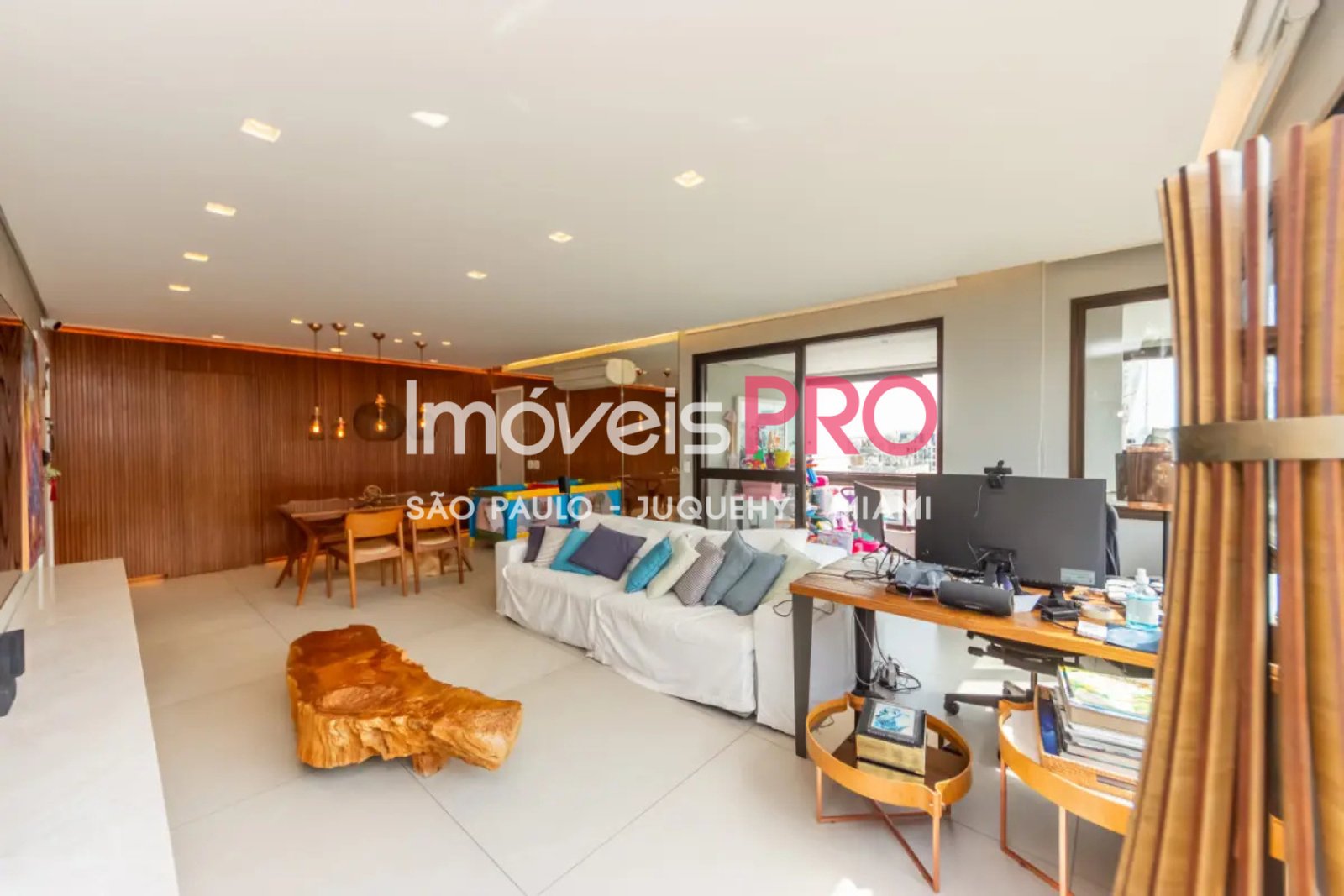 Foto :: IP38878