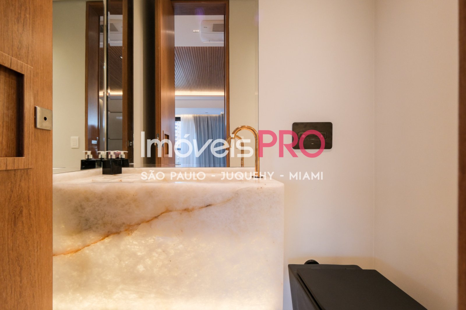Foto :: IP38881