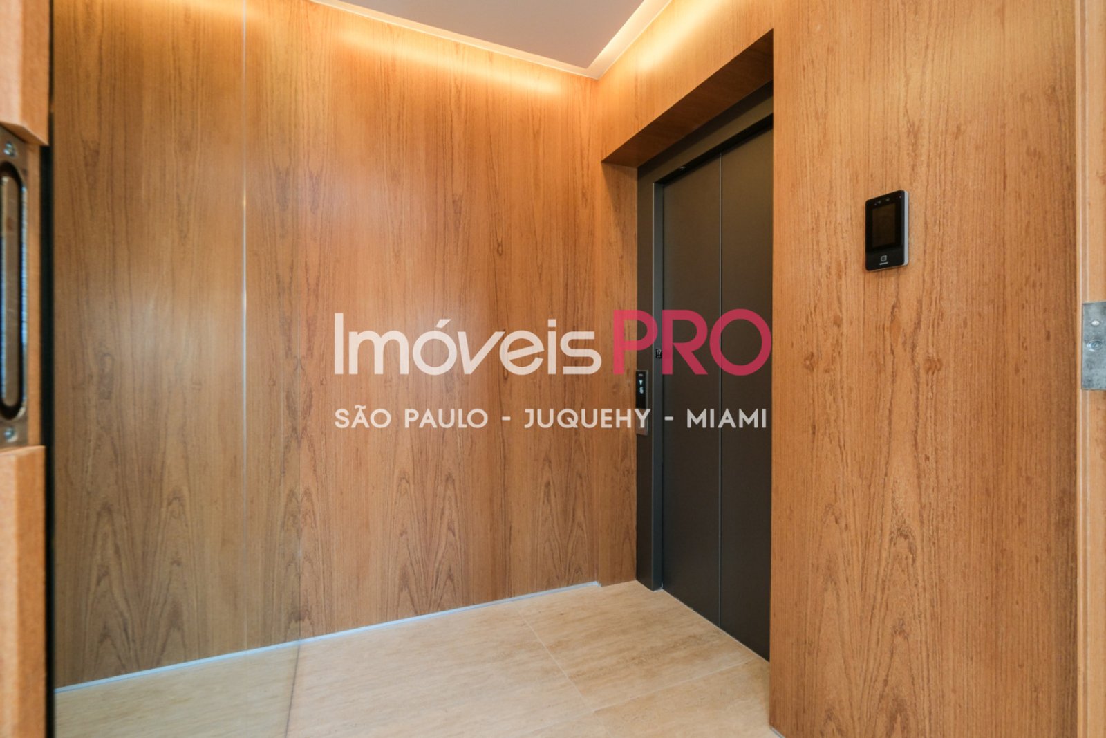 Foto :: IP38881