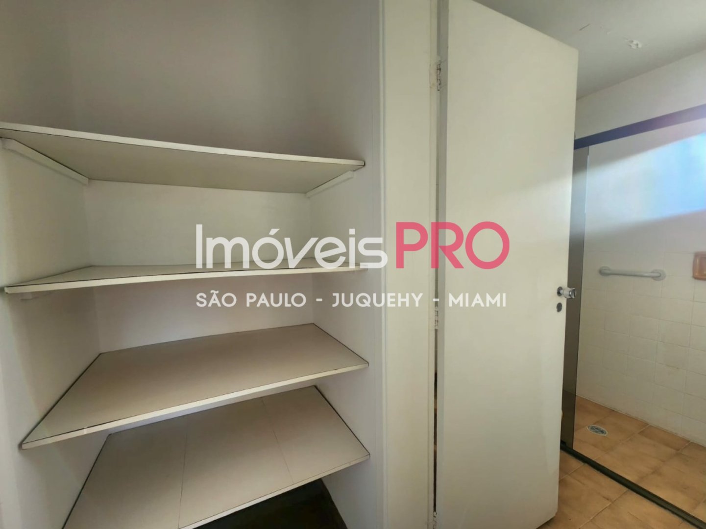 Foto :: https://assets.imoveispro.com.br/thumb/IP38883/apartamento-venda-real-parque_IP38883_11_1920x1080.jpg?