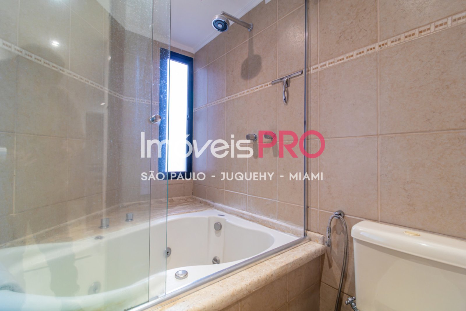 Foto :: IP38884