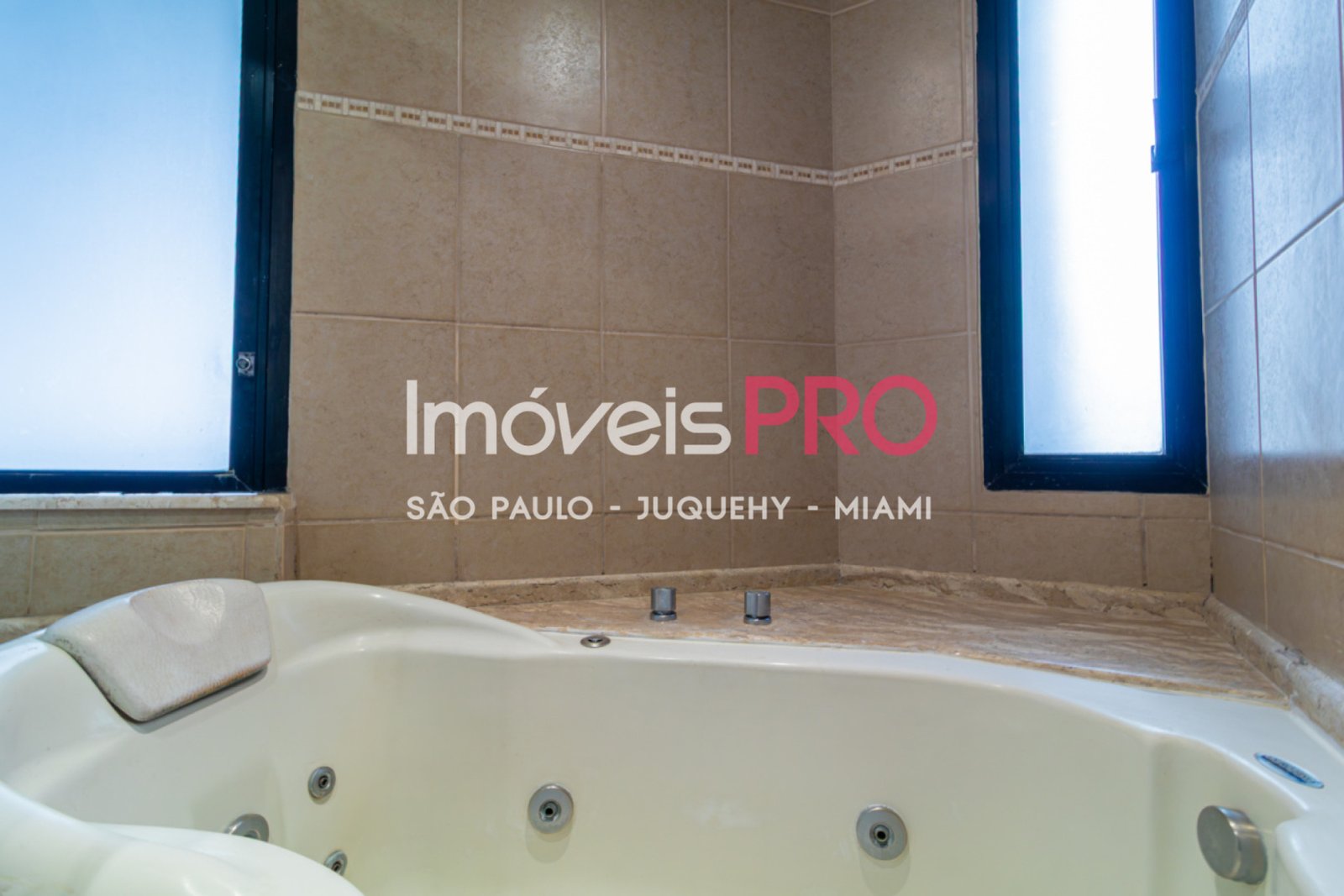 Foto :: IP38884