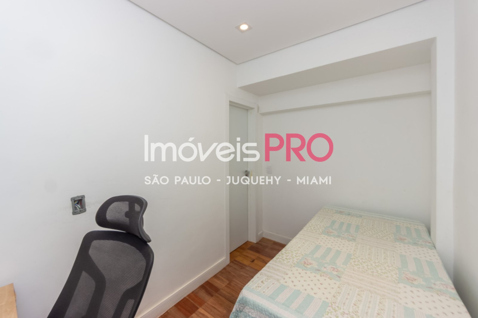 Foto :: https://assets.imoveispro.com.br/thumb/IP38889/apartamento-venda-moema-passaros_IP38889_23_1920x1080.jpg?