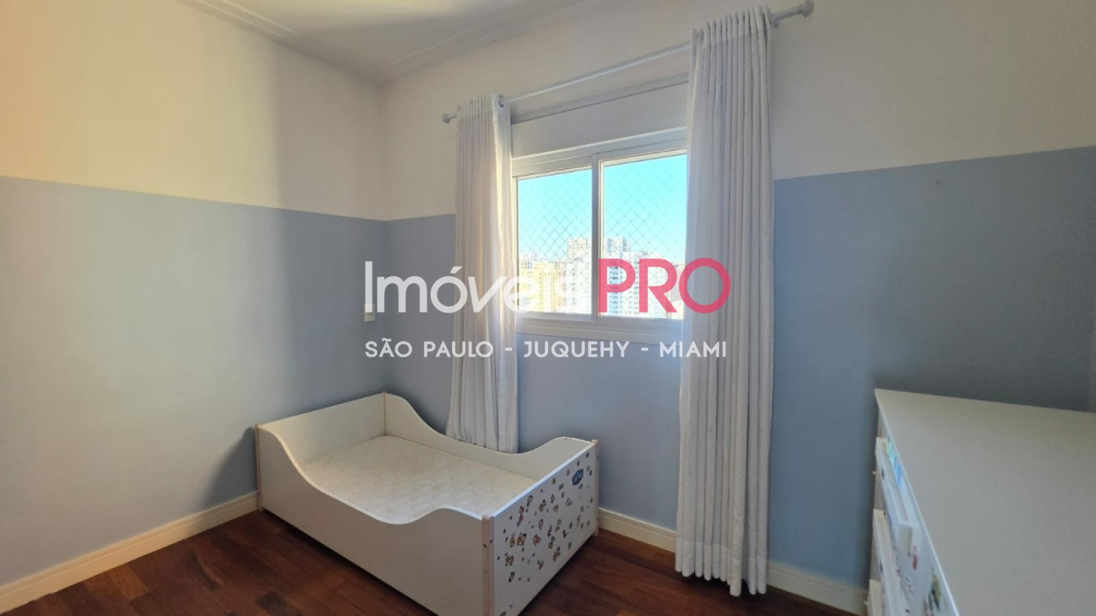 Foto :: IP38894