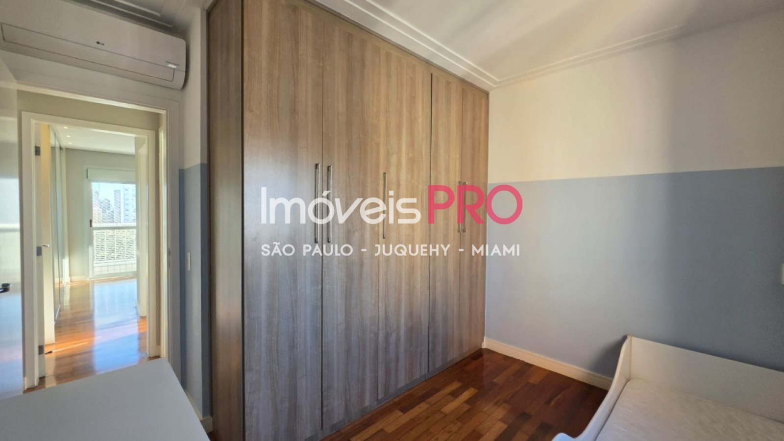 Foto :: IP38894