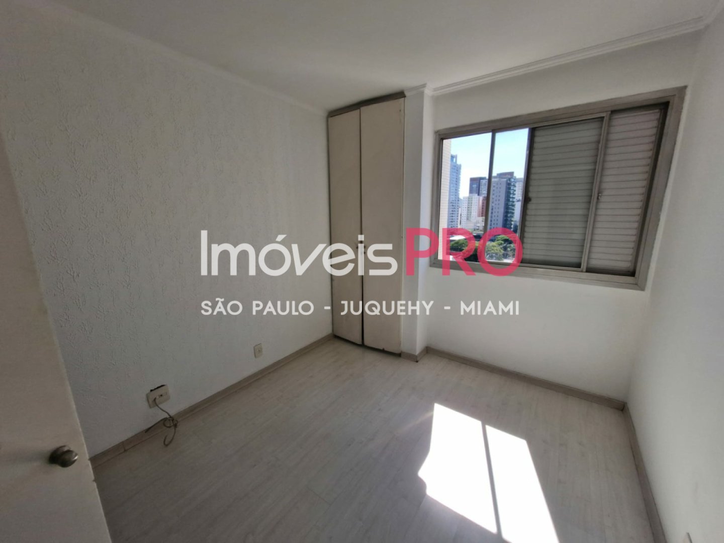Foto :: https://assets.imoveispro.com.br/thumb/IP38897/apartamento-venda-campo-belo_IP38897_17_1920x1080.jpg?