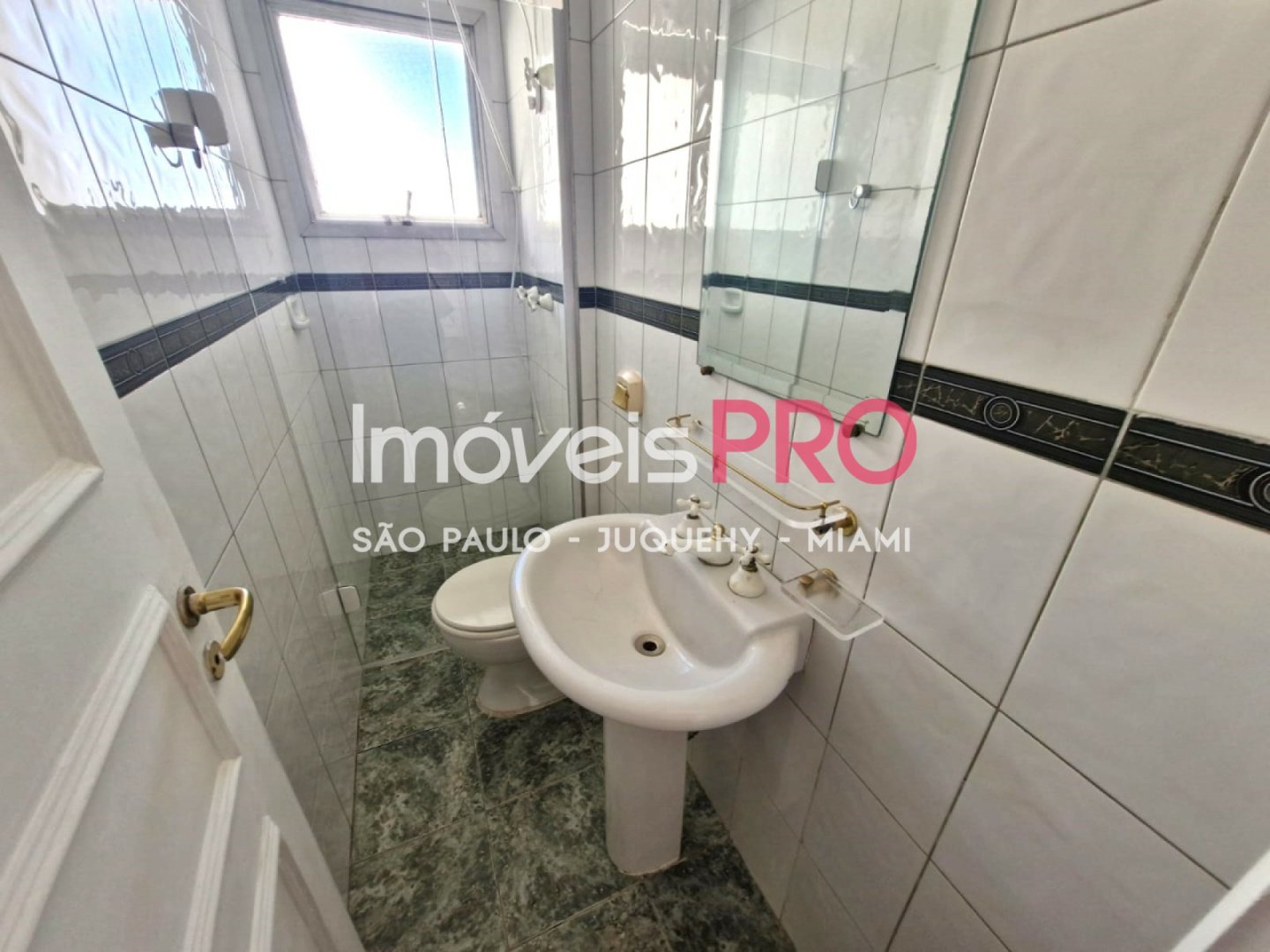 Foto :: IP38898