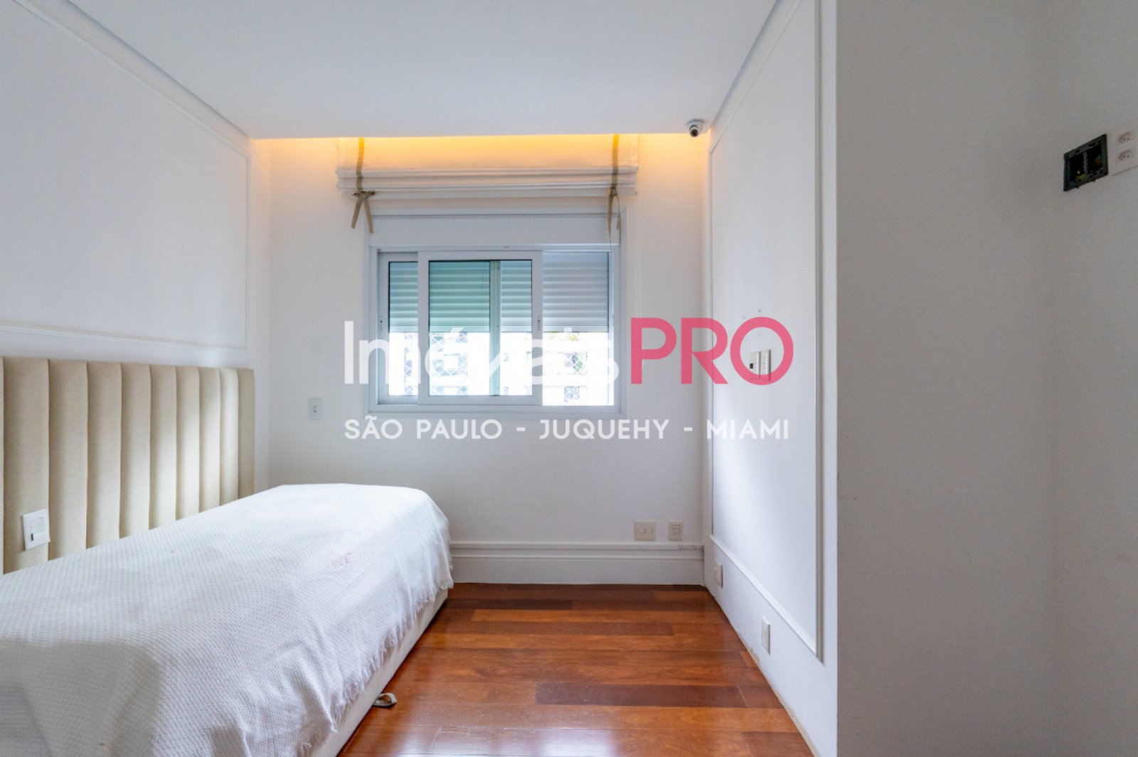 Foto :: https://assets.imoveispro.com.br/thumb/IP38900/apartamento-venda-itaim-bibi_IP38900_35_1920x1080.jpg?