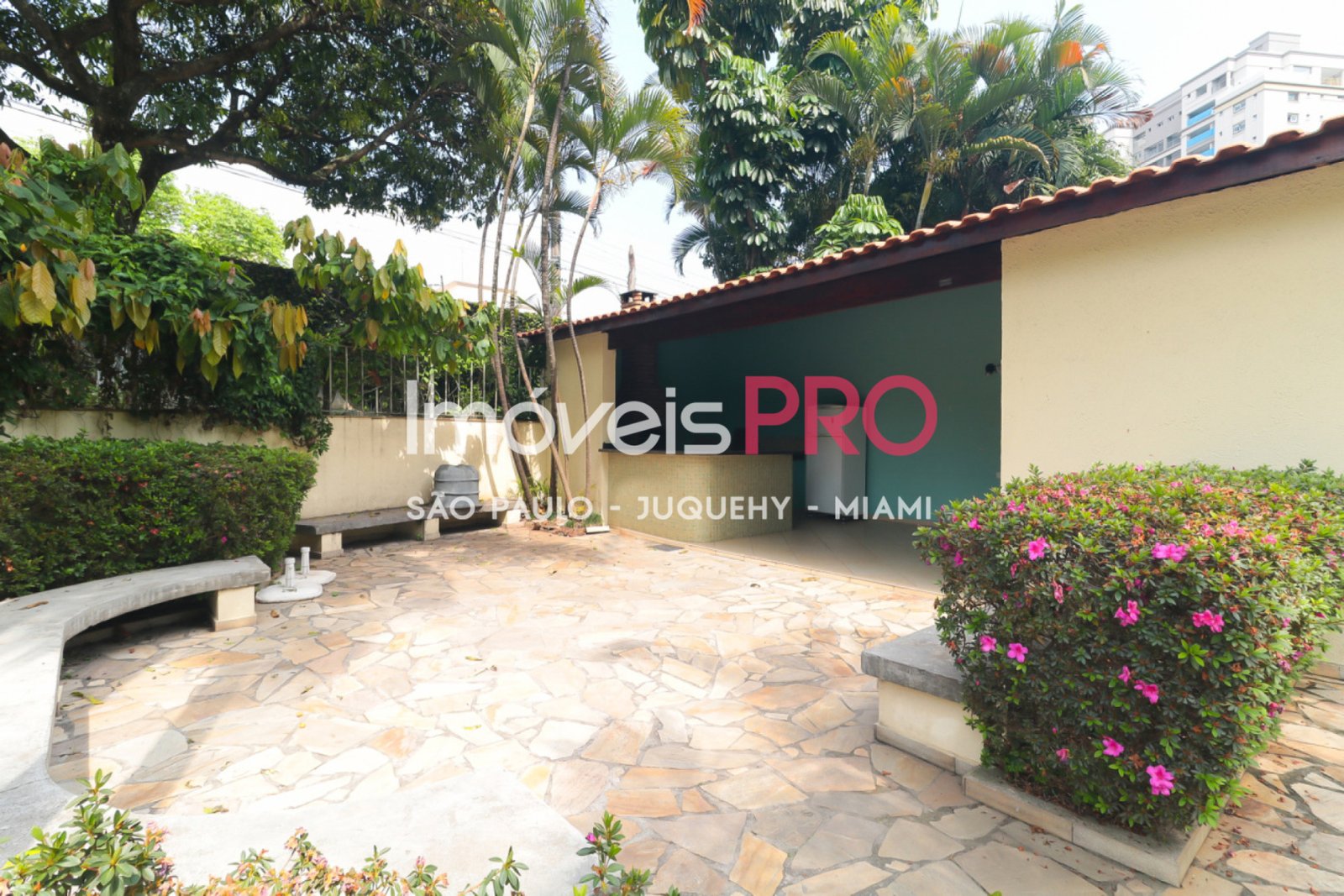 Foto :: https://assets.imoveispro.com.br/thumb/IP38901/apartamento-venda-vila-clementino_IP38901_23_1920x1080.jpg?