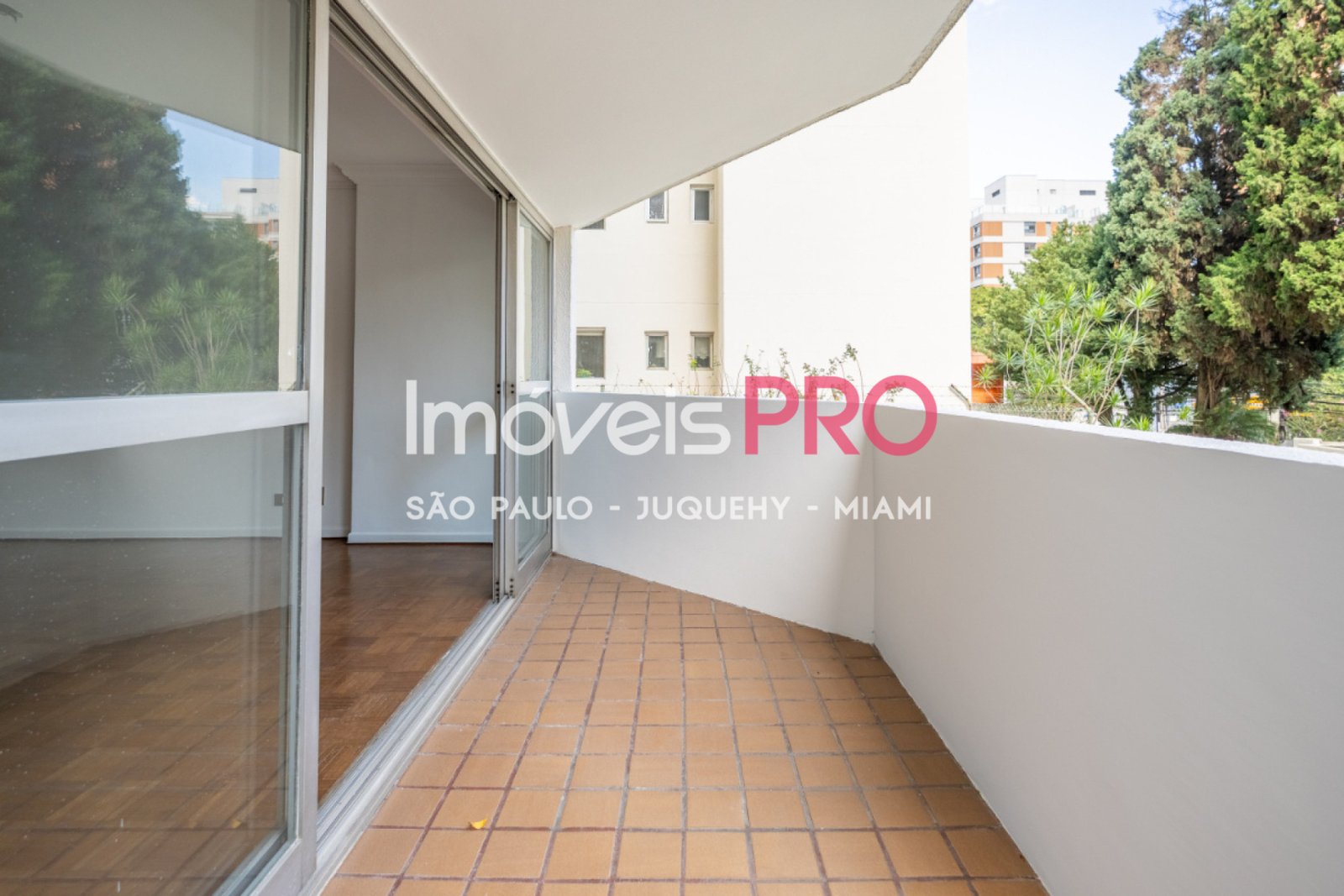 Foto :: https://assets.imoveispro.com.br/thumb/IP38902/apartamento-venda-moema-passaros_IP38902_11_1920x1080.jpg?