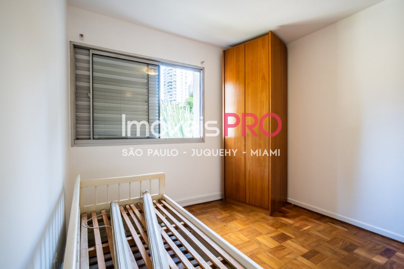 Foto :: https://assets.imoveispro.com.br/thumb/IP38902/apartamento-venda-moema-passaros_IP38902_35_1920x1080.jpg?