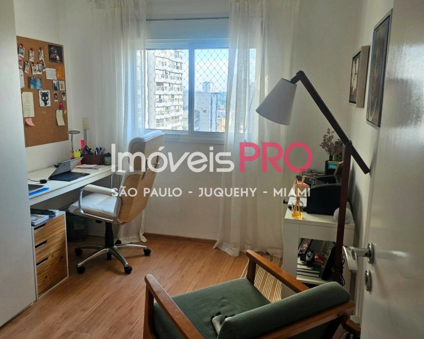 Foto :: IP38905