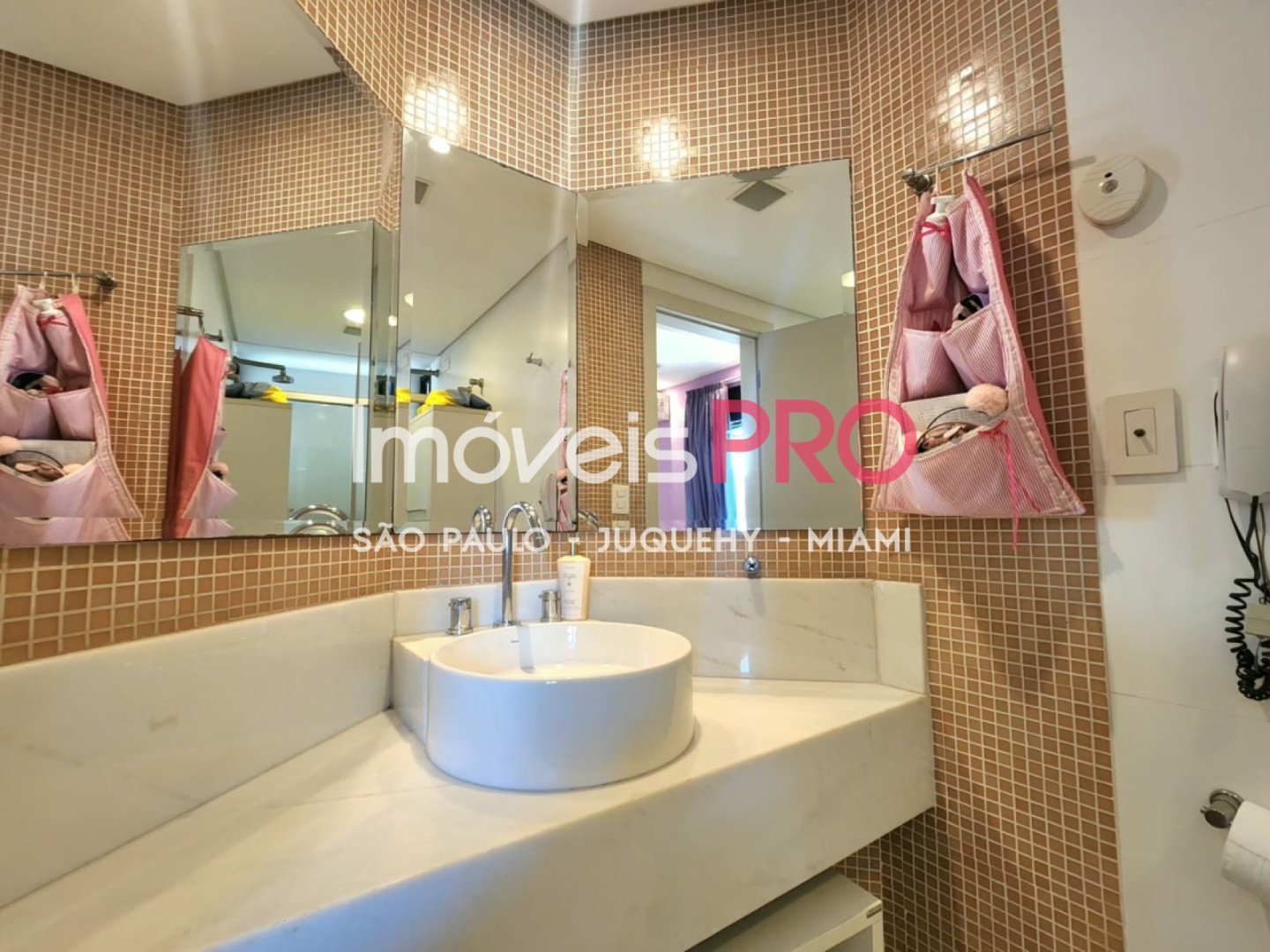 Foto :: https://assets.imoveispro.com.br/thumb/IP38916/apartamento-venda-moema_IP38916_17_1920x1080.jpg?