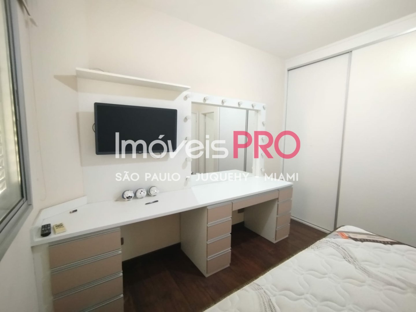 Foto :: IP38925