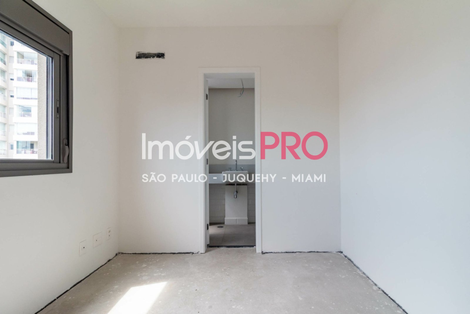 Foto :: https://assets.imoveispro.com.br/thumb/IP38928/apartamento-venda-pinheiros_IP38928_29_1920x1080.jpg?