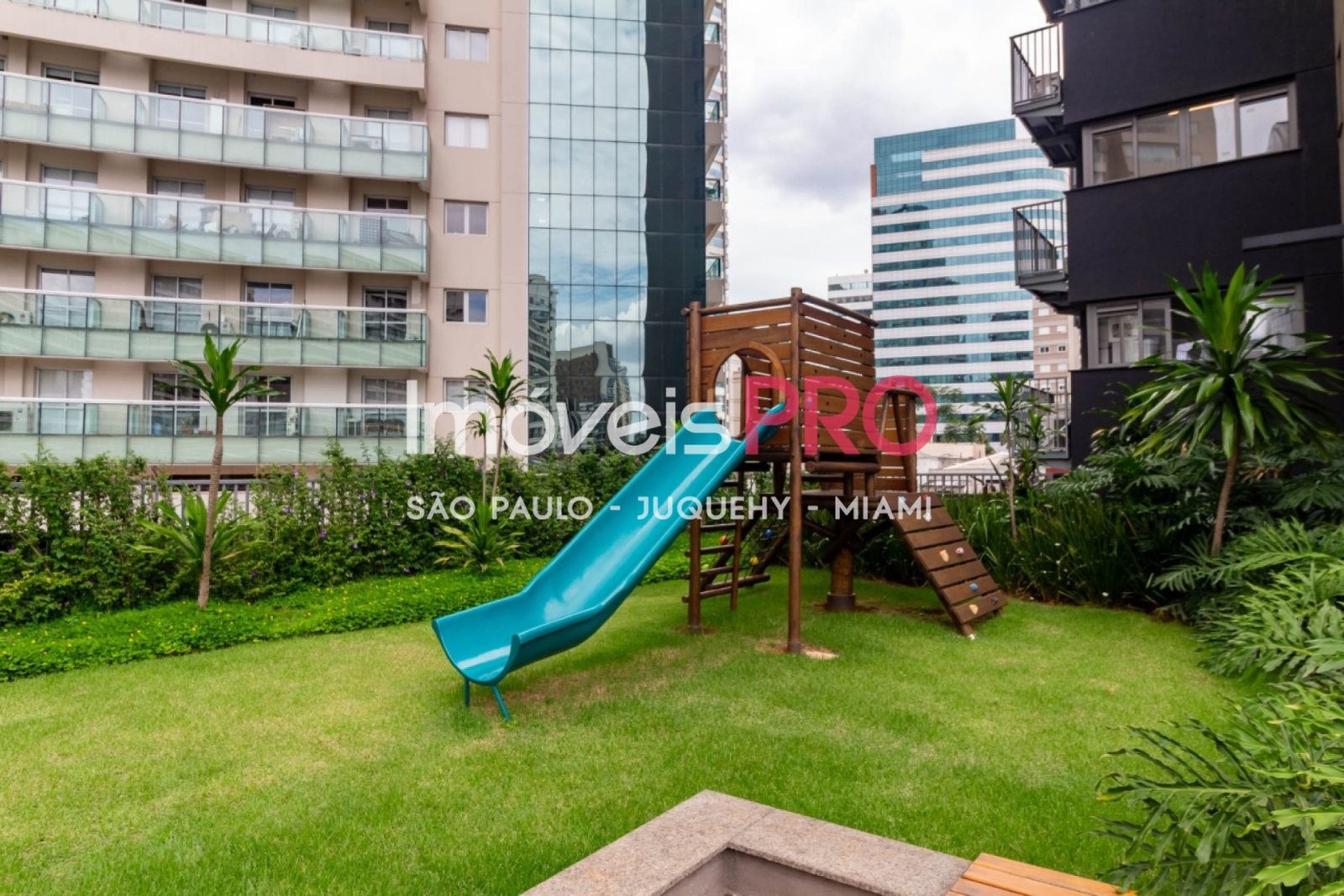 Foto :: https://assets.imoveispro.com.br/thumb/IP38928/apartamento-venda-pinheiros_IP38928_47_1920x1080.jpg?