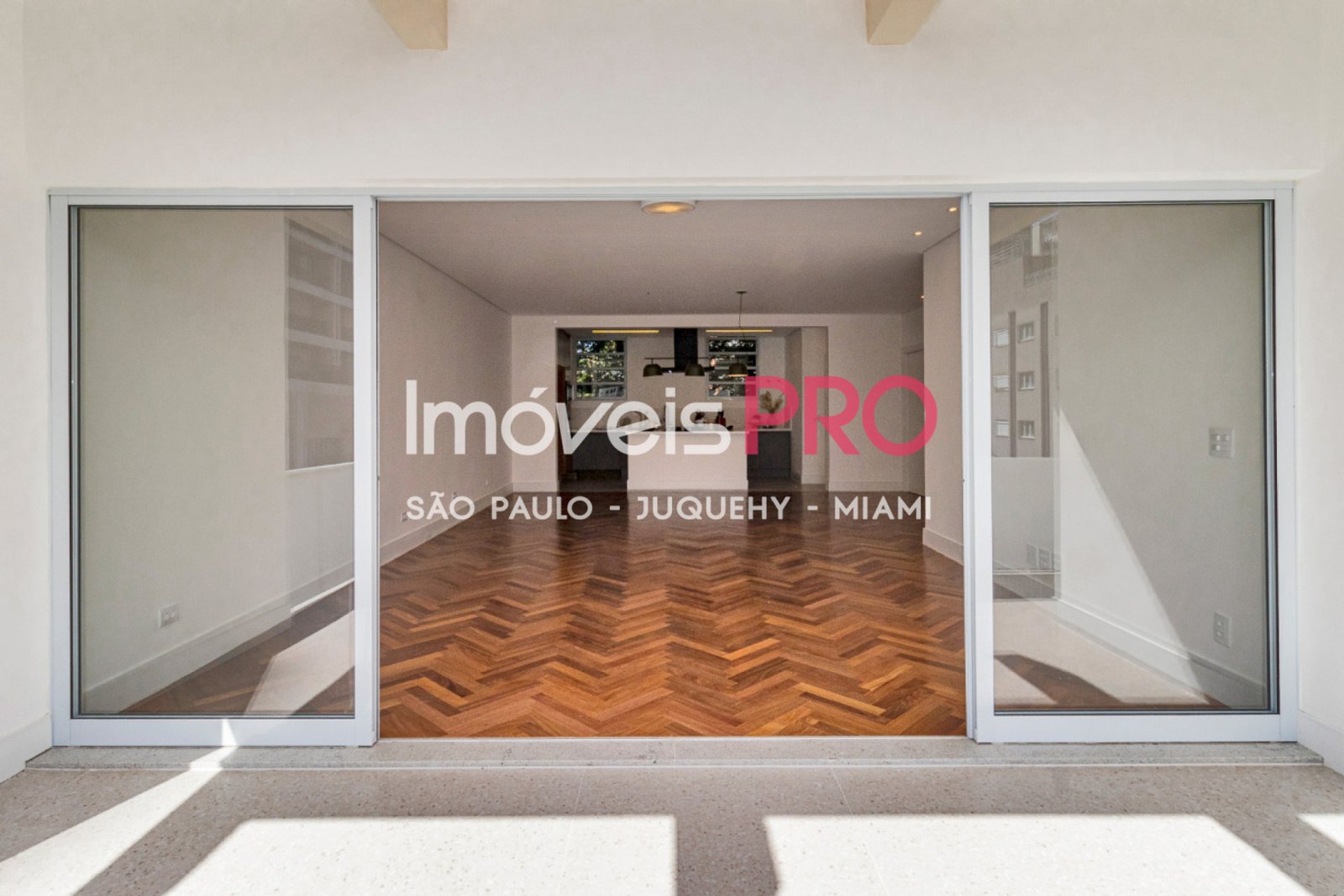 Foto :: https://assets.imoveispro.com.br/thumb/IP38930/apartamento-venda-higienopolis_IP38930_11_1920x1080.jpg?