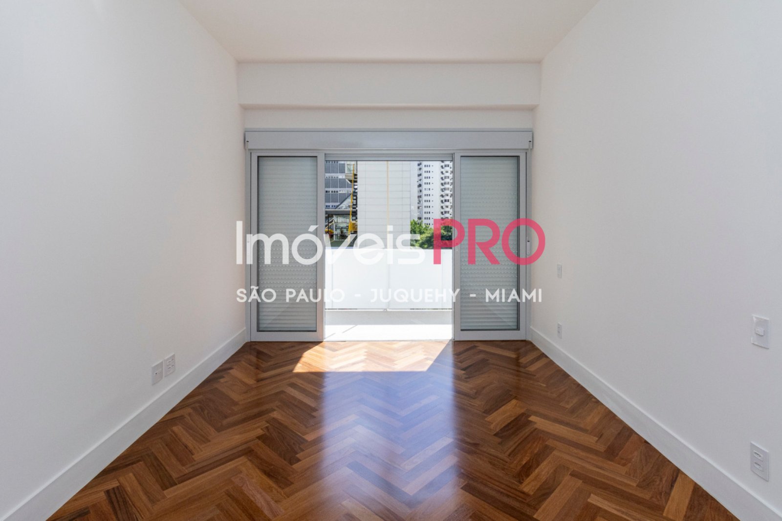 Foto :: https://assets.imoveispro.com.br/thumb/IP38930/apartamento-venda-higienopolis_IP38930_17_1920x1080.jpg?