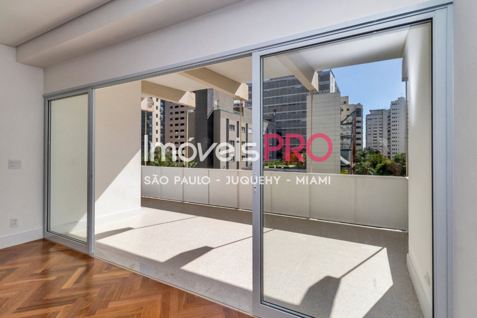 Foto :: https://assets.imoveispro.com.br/thumb/IP38930/apartamento-venda-higienopolis_IP38930_35_1920x1080.jpg?