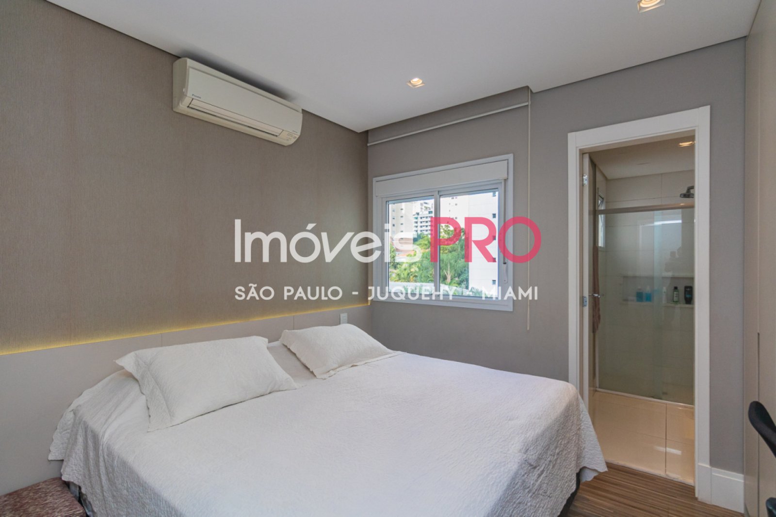 Foto :: IP38933