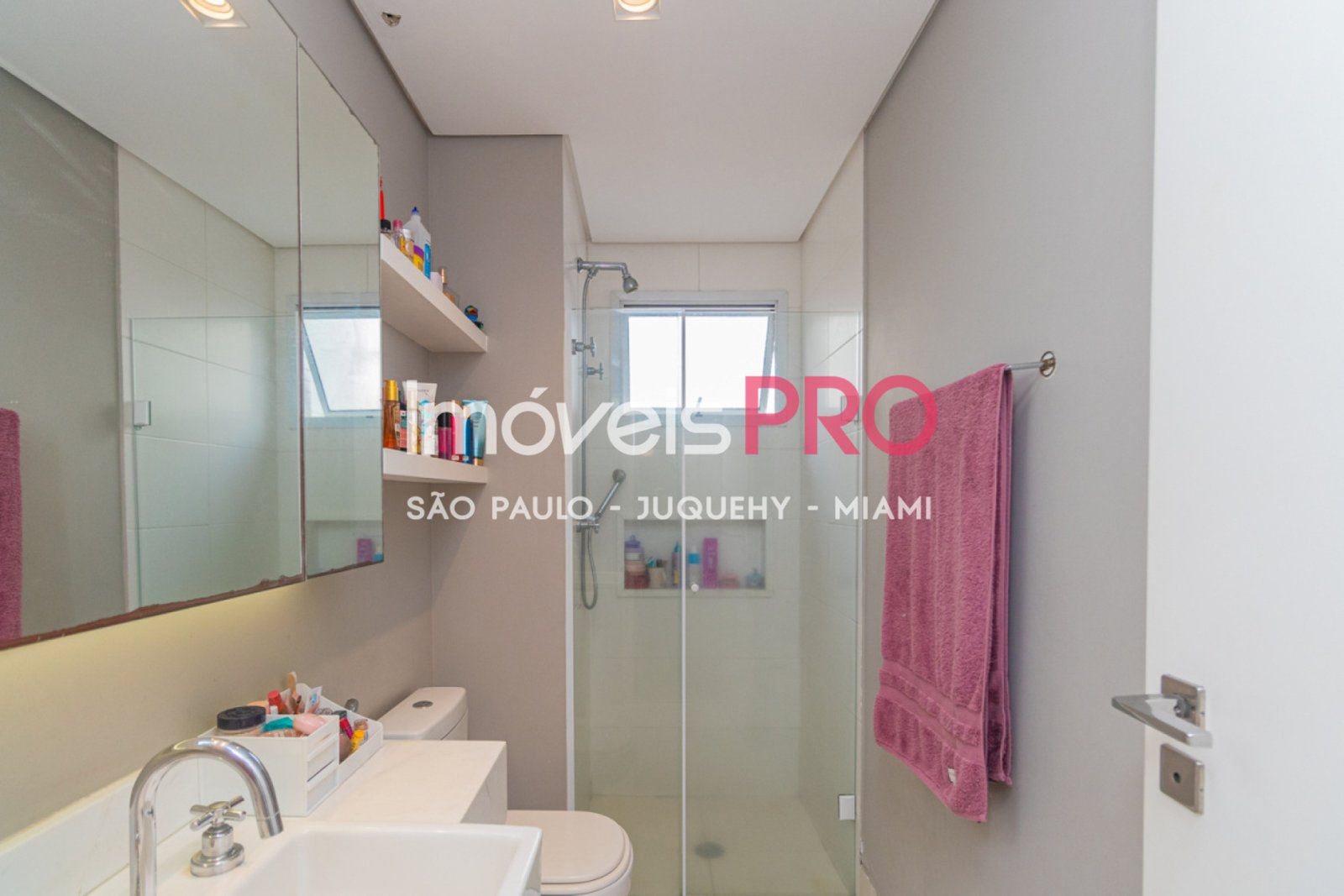 Foto :: IP38933