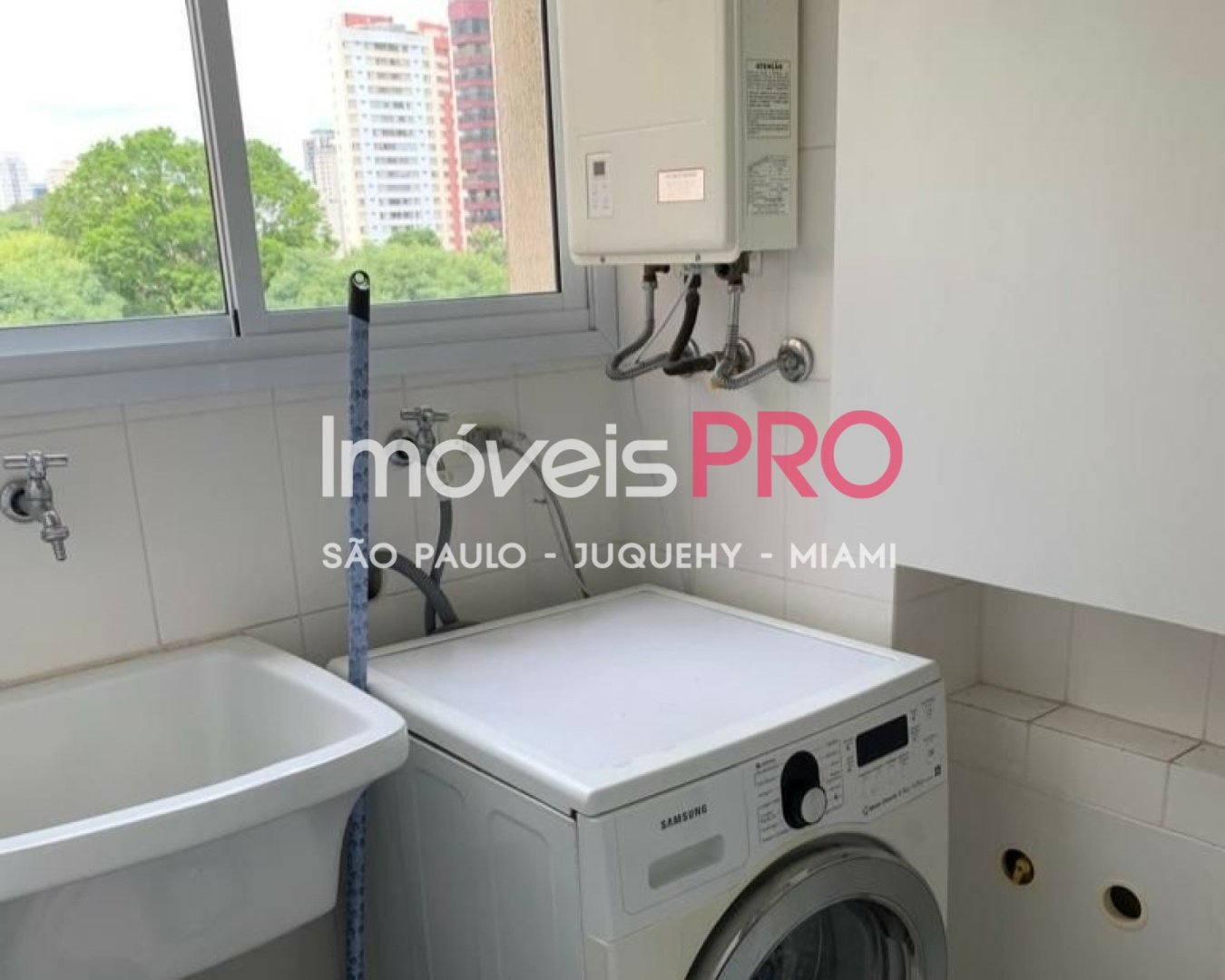 Foto :: IP38935