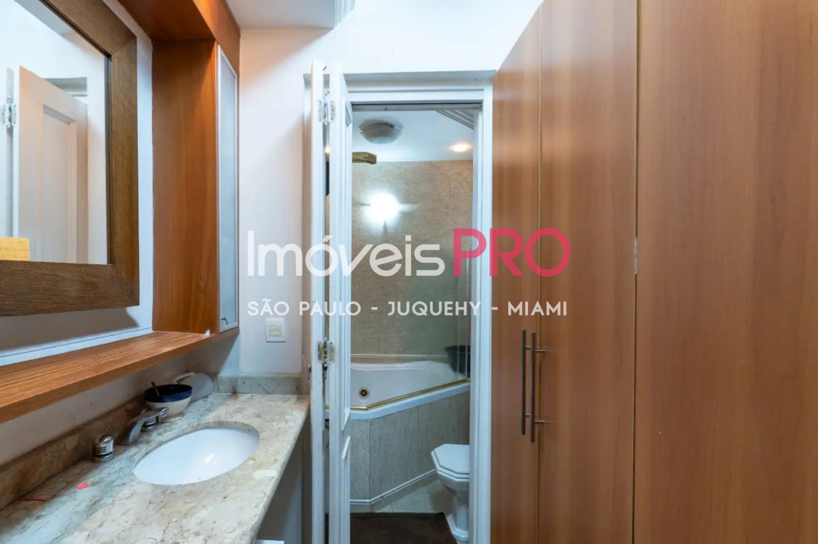 Foto :: https://assets.imoveispro.com.br/thumb/IP38937/cobertura-duplex-venda-cerqueira-cesar_IP38937_17_1920x1080.jpg?