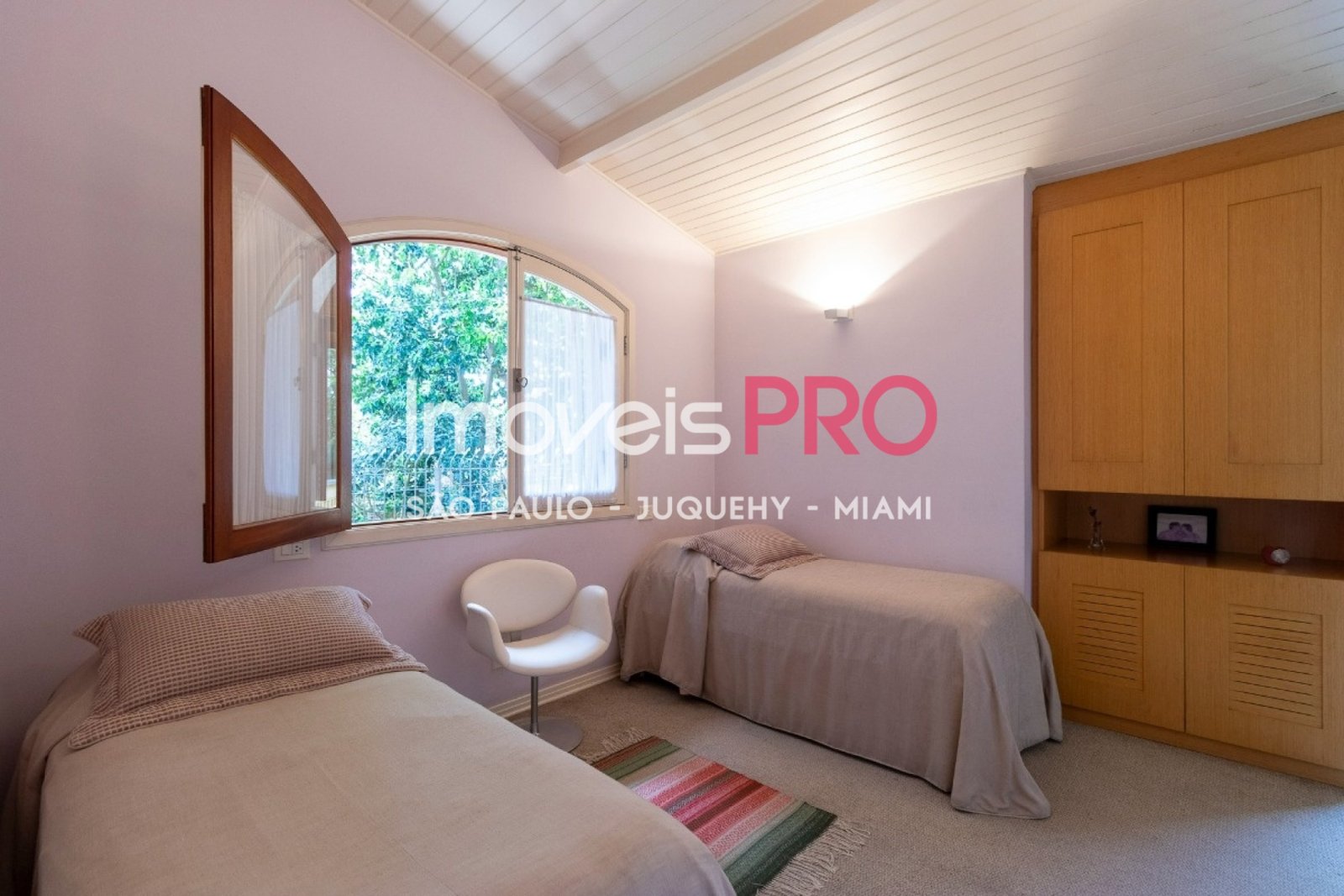 Foto :: https://assets.imoveispro.com.br/thumb/IP38939/sobrado-venda-jardim-prudencia_IP38939_11_1920x1080.jpg?