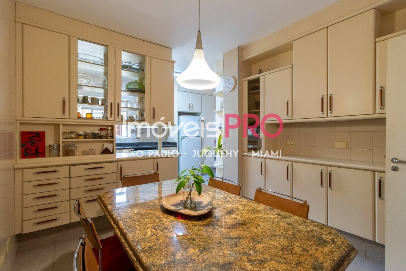 Foto :: https://assets.imoveispro.com.br/thumb/IP38939/sobrado-venda-jardim-prudencia_IP38939_41_1920x1080.jpg?