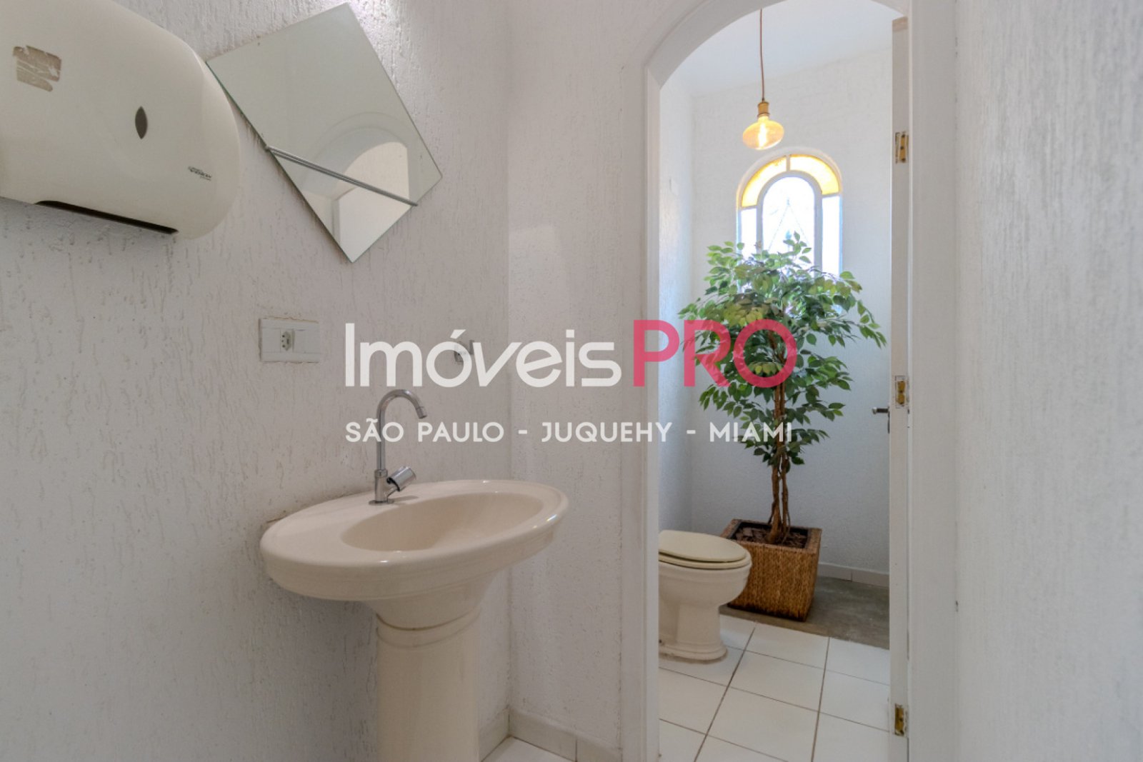 Foto :: https://assets.imoveispro.com.br/thumb/IP38945/sobrado-venda-brooklin_IP38945_11_1920x1080.jpg?