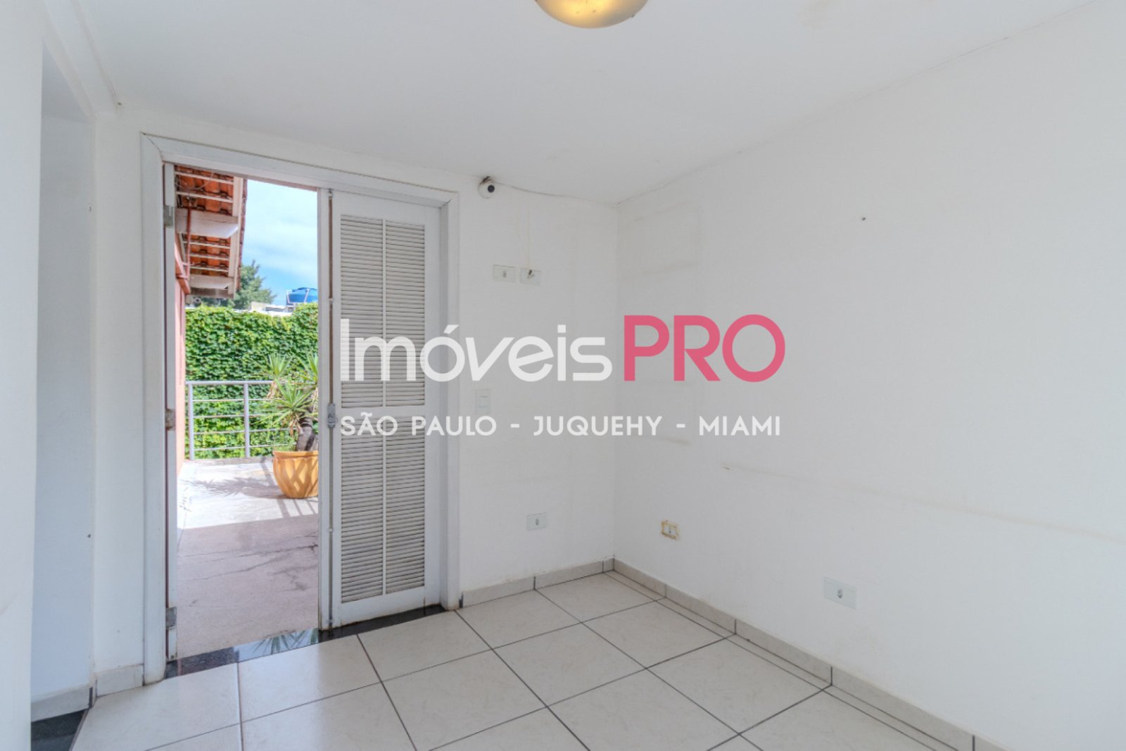 Foto :: https://assets.imoveispro.com.br/thumb/IP38945/sobrado-venda-brooklin_IP38945_29_1920x1080.jpg?