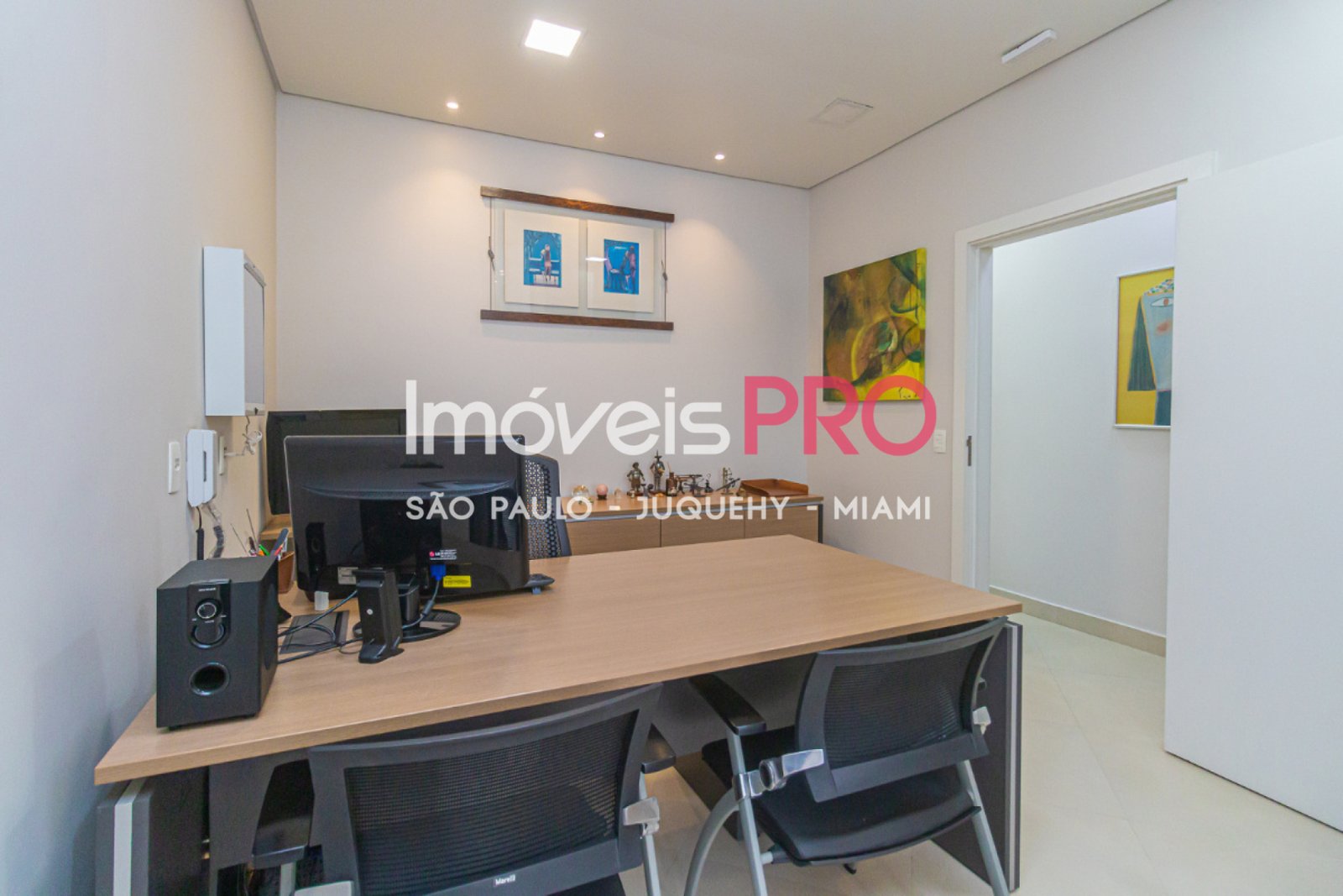 Foto :: https://assets.imoveispro.com.br/thumb/IP38946/sobrado-venda-itaim-bibi_IP38946_17_1920x1080.jpg?
