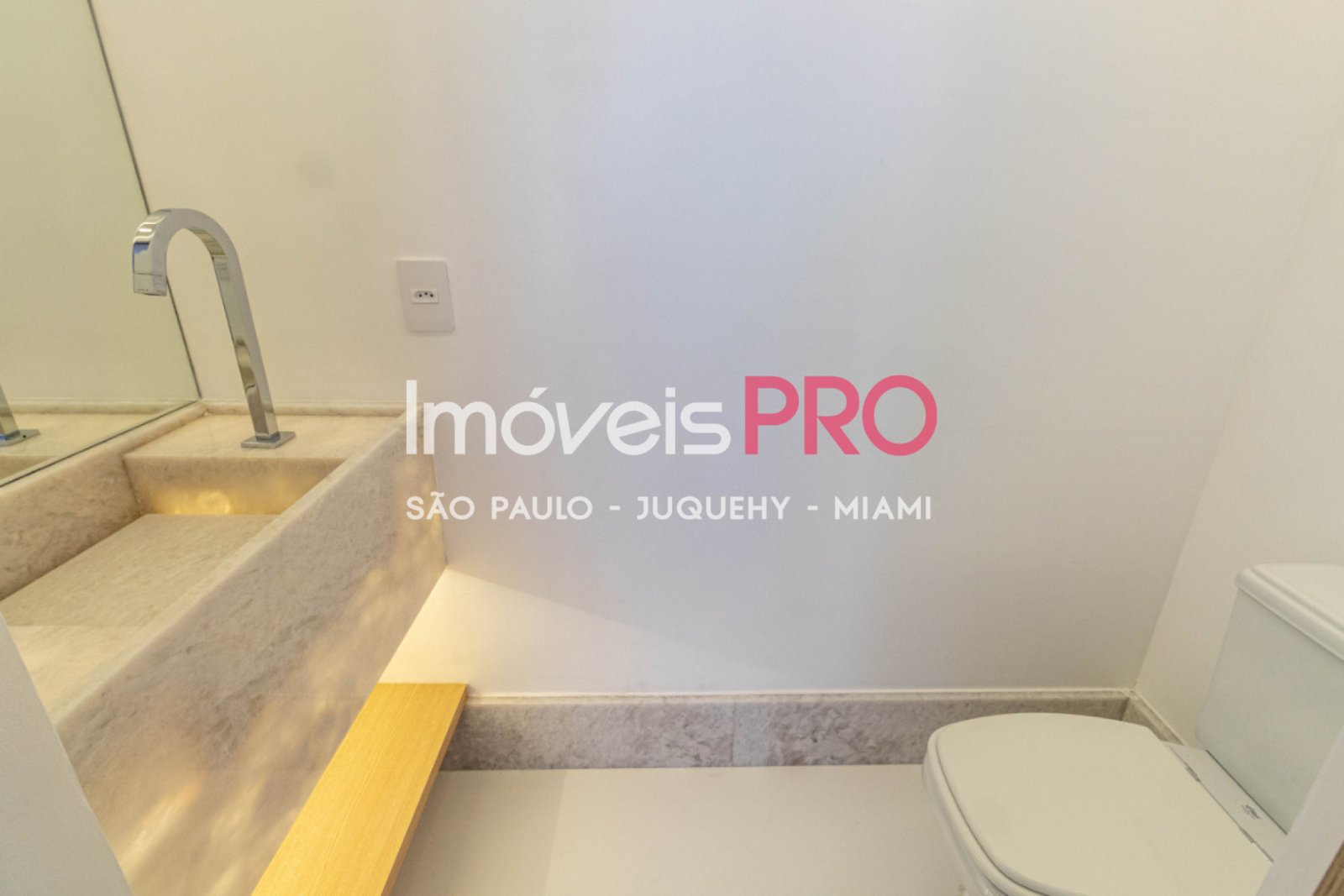 Foto :: https://assets.imoveispro.com.br/thumb/IP38949/apartamento-venda-itaim-bibi_IP38949_11_1920x1080.jpg?