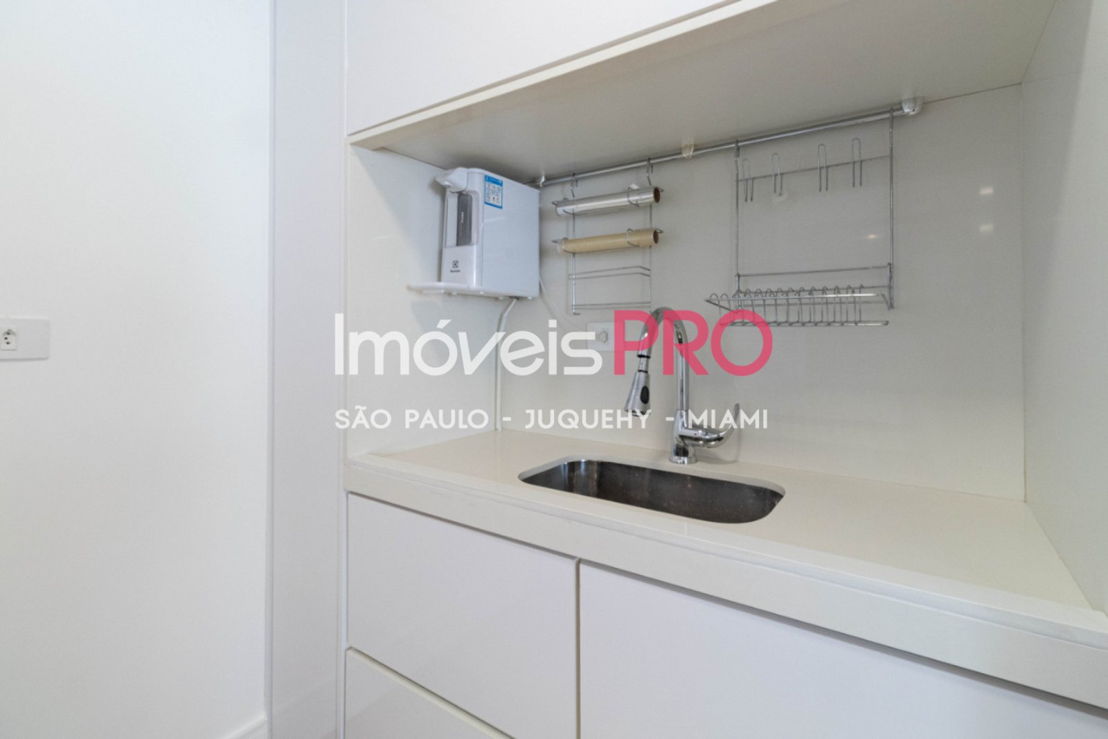 Foto :: https://assets.imoveispro.com.br/thumb/IP38949/apartamento-venda-itaim-bibi_IP38949_17_1920x1080.jpg?