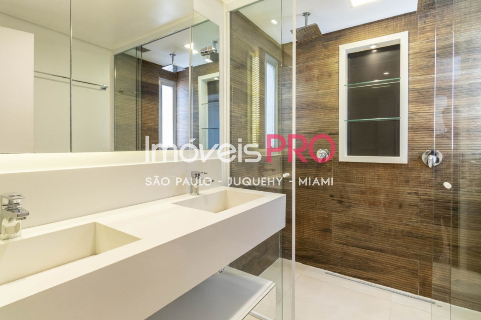 Foto :: IP38949