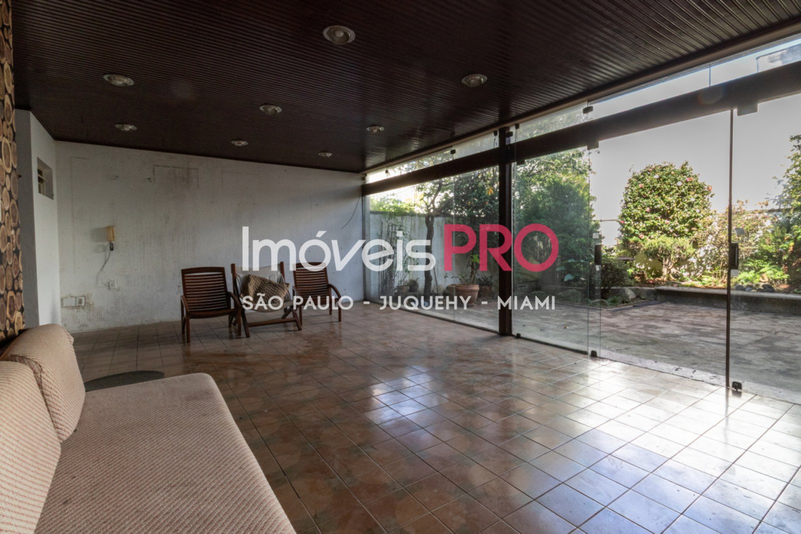 Foto :: https://assets.imoveispro.com.br/thumb/IP38951/sobrado-venda-moema_IP38951_29_1920x1080.jpg?