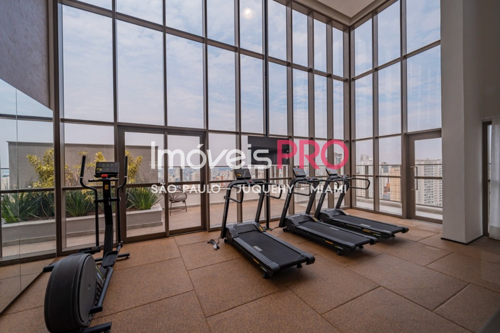 Foto :: https://assets.imoveispro.com.br/thumb/IP38952/apartamento-venda-vila-mariana_IP38952_35_1920x1080.jpg?